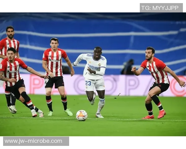 伊维萨主场迎战毕尔巴竞技争夺西乙联赛关键三分之战